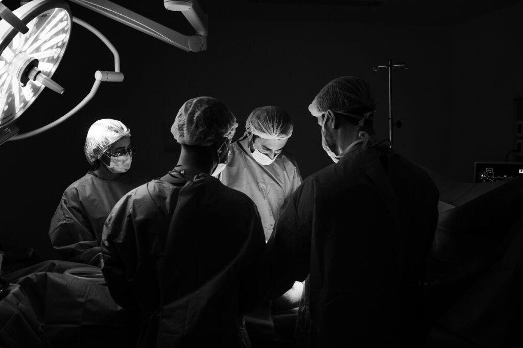 Choosing the Right LED Light Source for Surgery: A Comprehensive Guide 
